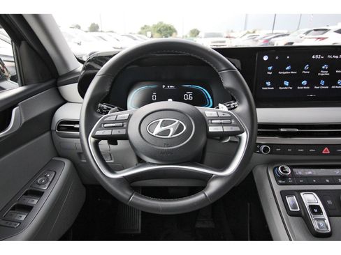 Certified 2025 Hyundai Palisade SEL FWD image 14