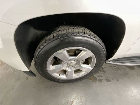 Used 2017 Chevrolet Tahoe LT image 34