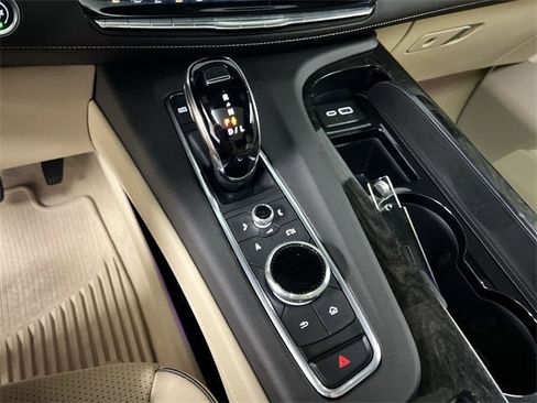 Certified 2024 Cadillac Escalade Premium Luxury image 16