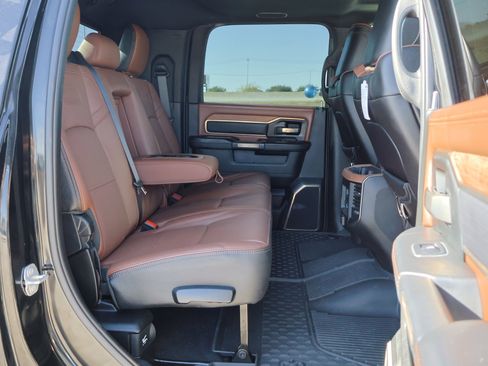 Used 2024 RAM 2500 Limited w/ Towing Technology Group image 28