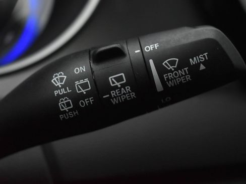 Used 2025 Chrysler Pacifica Select FWD image 24
