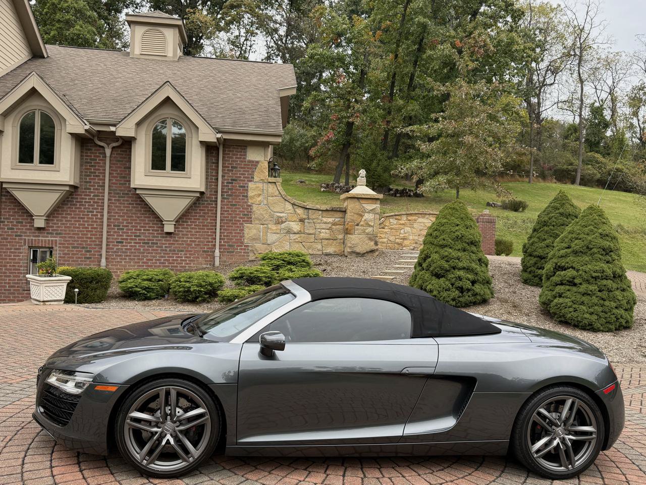 Used 2015 Audi R8 V8 w/ Full Leather Package AWD/4WD image 13