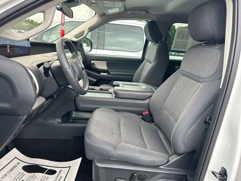 Used 2025 Ford Expedition Max Active RWD image 11