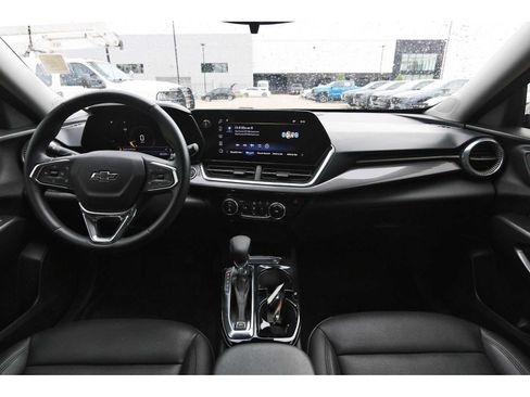 Used 2025 Chevrolet Trax ACTIV w/ Driver Confidence Package FWD image 7