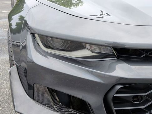 Used 2018 Chevrolet Camaro ZL1 RWD image 9