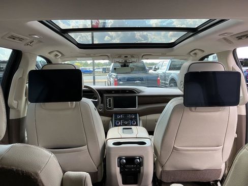 Used 2021 GMC Yukon XL Denali w/ Denali Ultimate Package AWD/4WD image 13