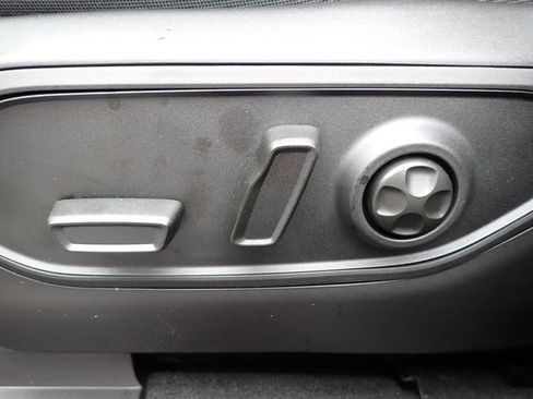 New 2025 Jeep Grand Cherokee L Altitude image 17