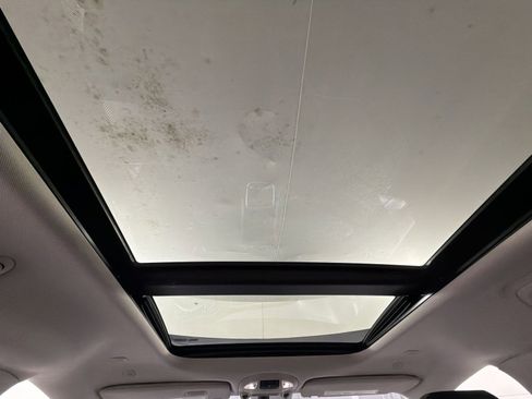 Used 2024 Chrysler Pacifica Limited image 24