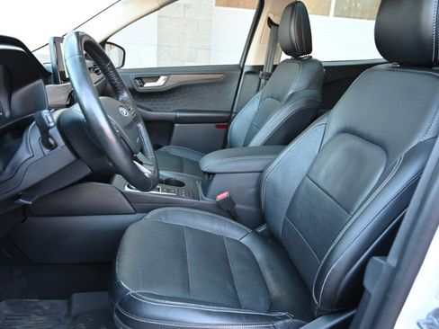 Used 2020 Ford Escape Titanium image 18