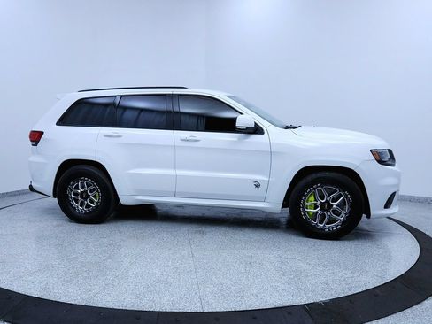 Used 2018 Jeep Grand Cherokee Trackhawk AWD/4WD image 6