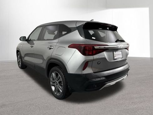 Used 2023 Kia Seltos LX AWD/4WD image 30