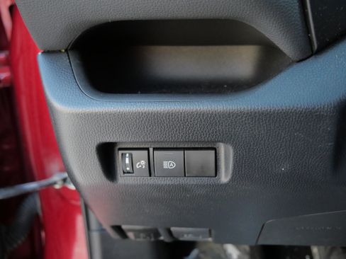 Certified 2020 Toyota RAV4 LE image 27