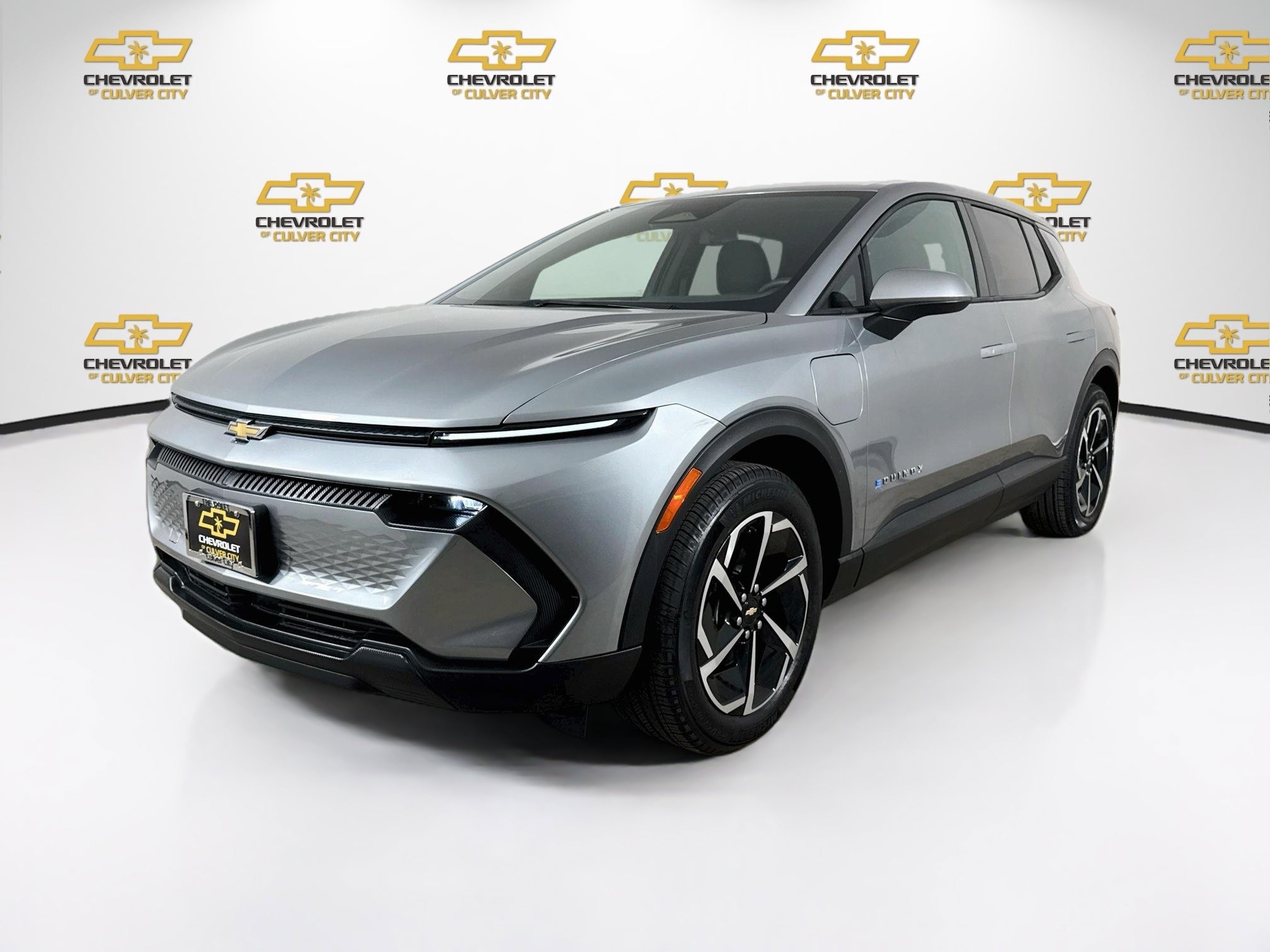 Used 2026 Chevrolet Equinox EV LT FWD image 3