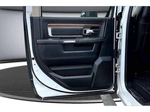 Used 2015 RAM 3500 Laramie AWD/4WD image 35