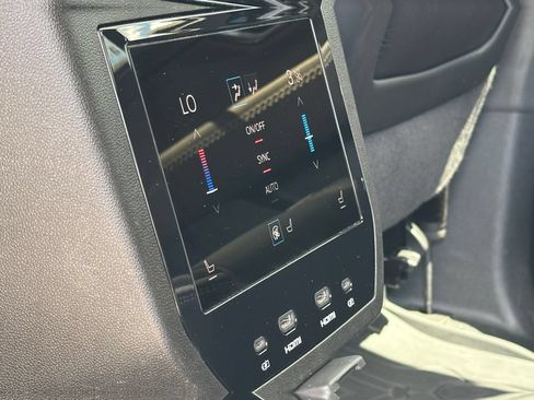 Used 2025 GMC Yukon Denali Ultimate AWD/4WD image 30