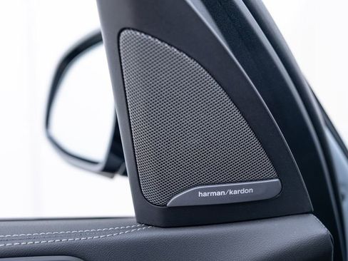 Used 2025 BMW X5 xDrive40i w/ M Sport Package AWD/4WD image 38