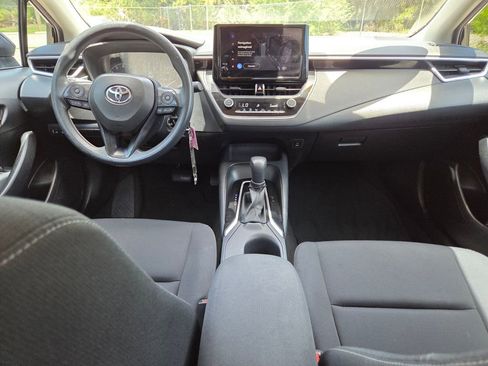 Used 2023 Toyota Corolla LE FWD image 5