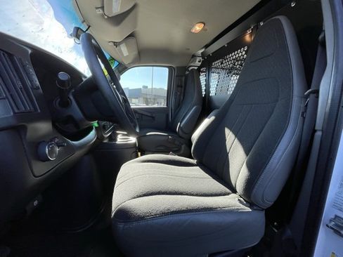Used 2024 GMC Savana 2500 w/ Driver Convenience Package image 12