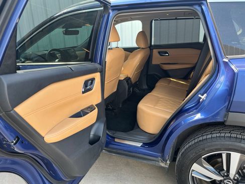 Used 2023 Nissan Rogue Platinum w/ Platinum Premium Package AWD/4WD image 12