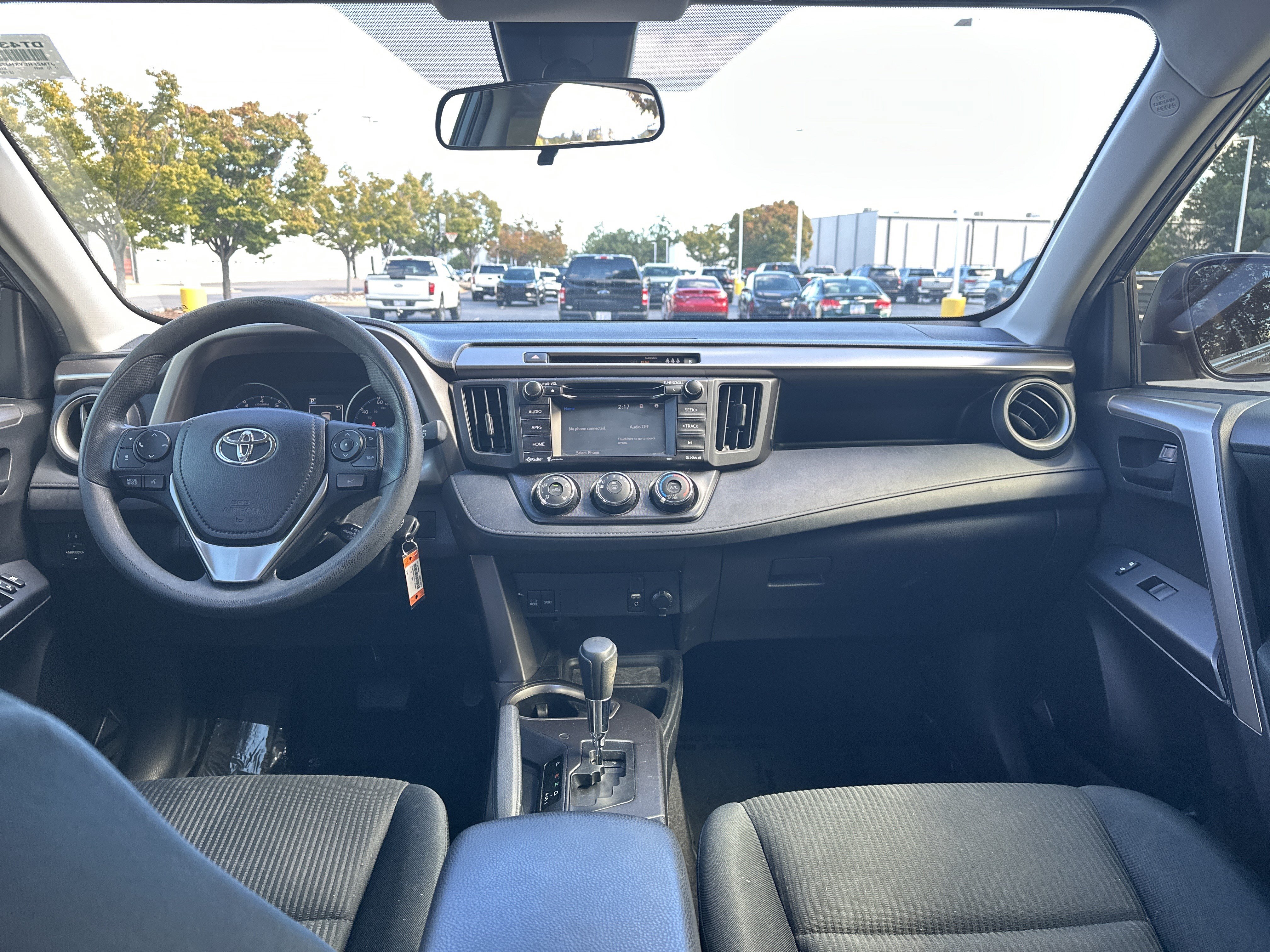 Used 2017 Toyota RAV4 LE FWD image 29