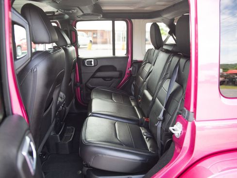 Used 2021 Jeep Wrangler Unlimited Sahara AWD/4WD image 21