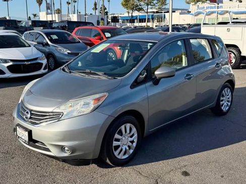 Used 2015 Nissan Versa Note SV FWD image 2