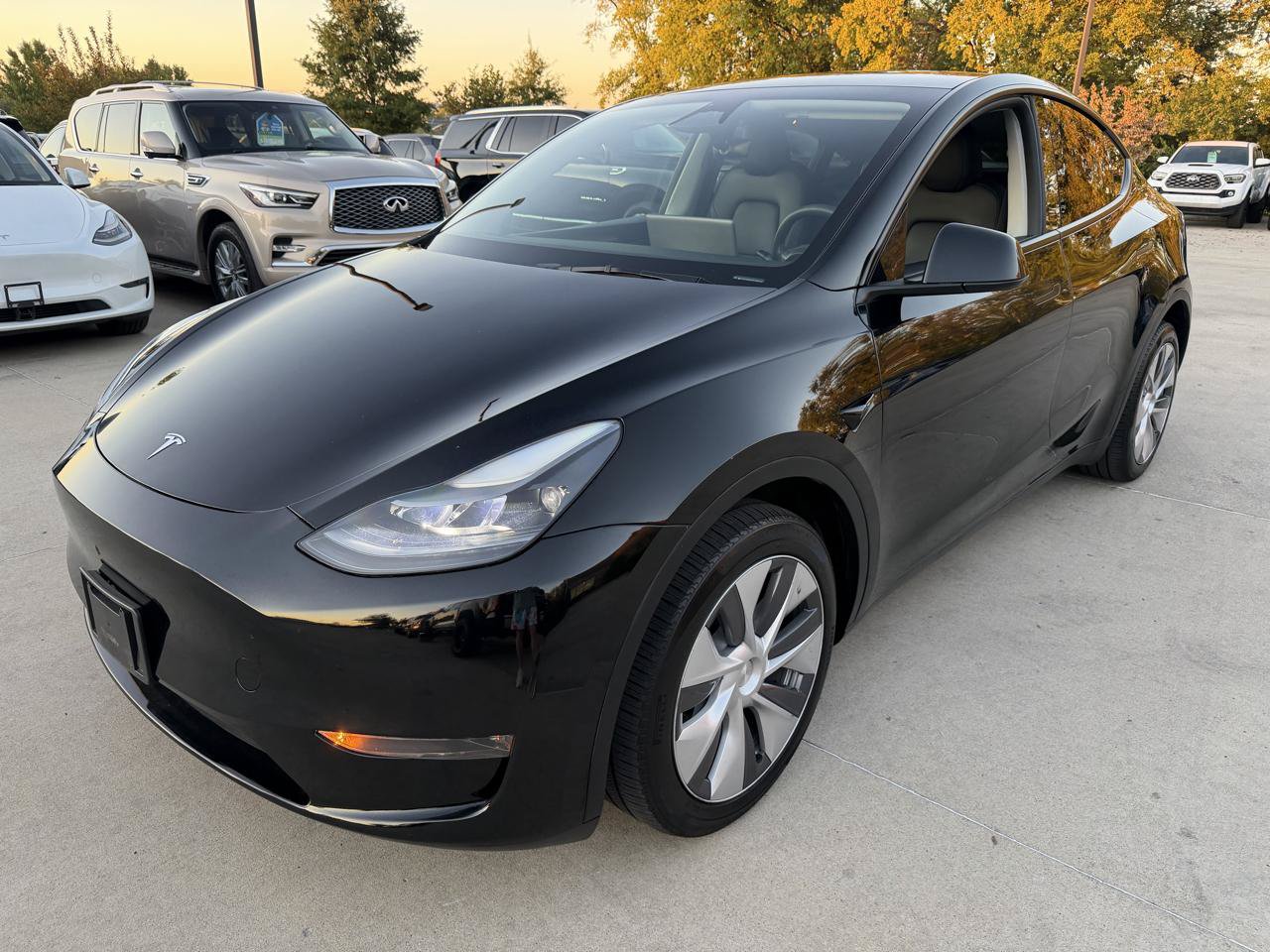 Used 2023 Tesla Model Y Long Range AWD/4WD image 3