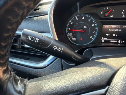 Used 2018 Chevrolet Equinox LT AWD/4WD image 21