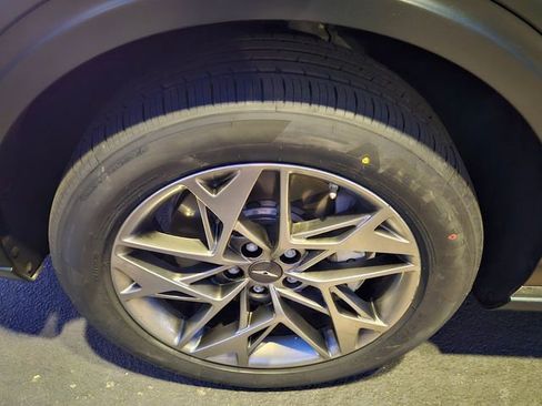 Used 2023 Genesis GV70 2.5T w/ Advanced Package image 10