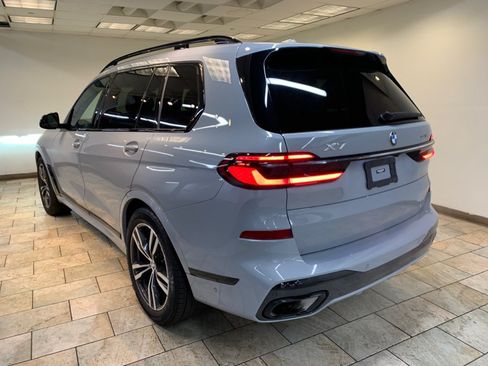 Used 2023 BMW X7 xDrive40i w/ M Sport Package AWD/4WD image 7