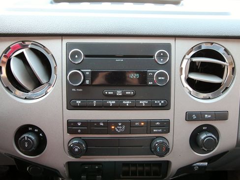 Used 2014 Ford F250 XLT w/ XLT Value Package image 28