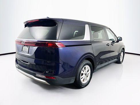 Used 2024 Kia Carnival LX image 9