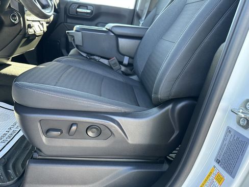 Used 2025 Chevrolet Silverado 2500 Custom w/ Custom Value Package image 14