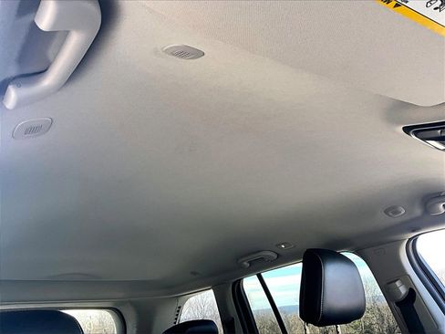 Used 2023 Jeep Grand Cherokee Limited image 19