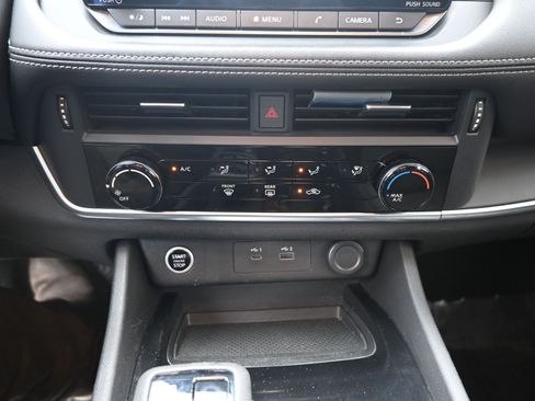 Used 2021 Nissan Rogue S image 17