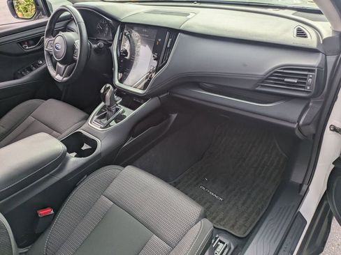 Used 2025 Subaru Outback Premium image 29