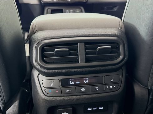 Used 2024 Honda Pilot Elite image 34