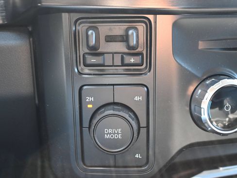 Used 2026 Ford F350 Lariat w/ Lariat Premium Package AWD/4WD image 32