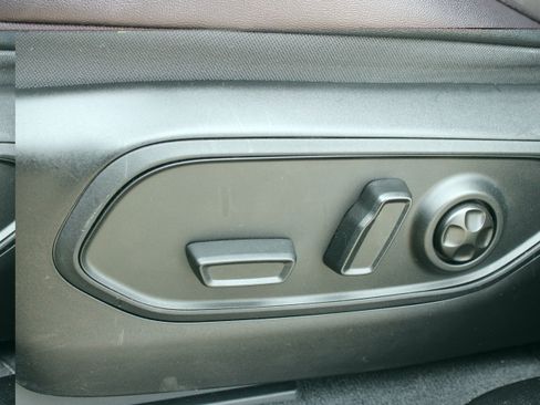 Used 2023 Jeep Grand Cherokee Altitude AWD/4WD image 36