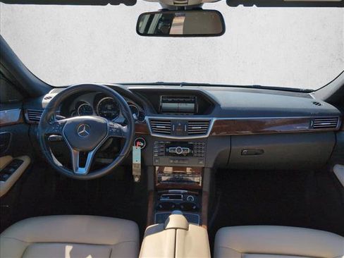 Used 2013 Mercedes-Benz E 350 BlueTEC Sedan image 20