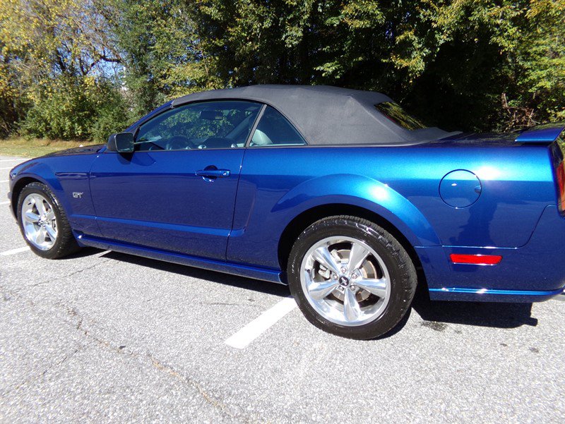 Used 2008 Ford Mustang GT RWD image 17