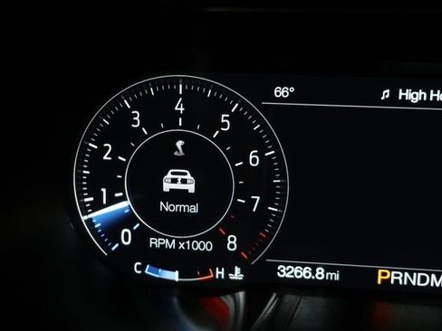 Used 2021 Ford Mustang Shelby GT500 w/ Carbon Fiber Track Pack image 89