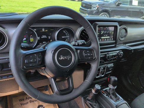 Used 2023 Jeep Wrangler Unlimited w/ Cold Weather Group AWD/4WD image 12