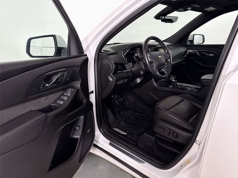 Used 2022 Chevrolet Traverse High Country AWD/4WD image 3