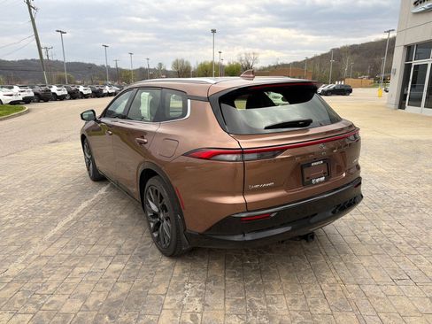 Used 2025 Toyota Crown Signia w/ Advanced Technology Package image 6