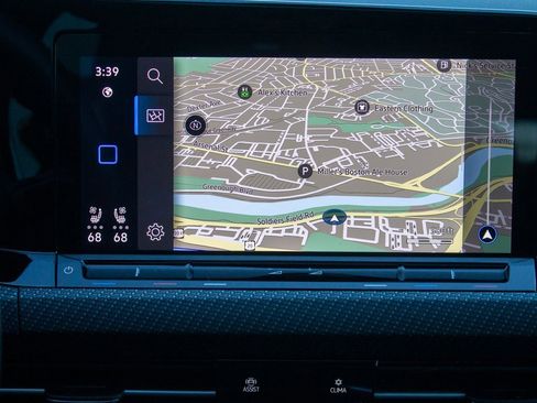 Used 2024 Volkswagen Golf R image 17