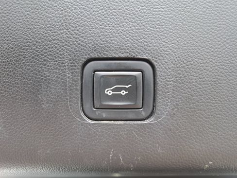 Used 2023 Chevrolet Traverse LT AWD/4WD image 15