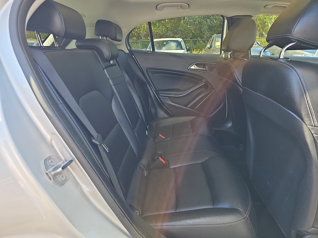 Used 2019 Mercedes-Benz GLA 250 4MATIC image 27