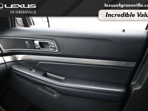 Used 2018 Ford Explorer XLT w/ Equipment Group 202A FWD image 18