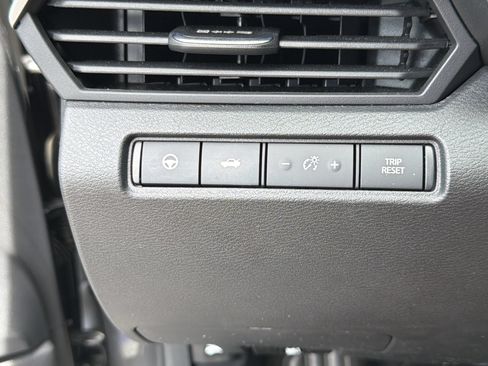 Used 2023 Nissan Altima 2.5 SL FWD image 11